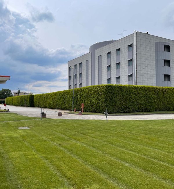 manutenzione giardini aziendali